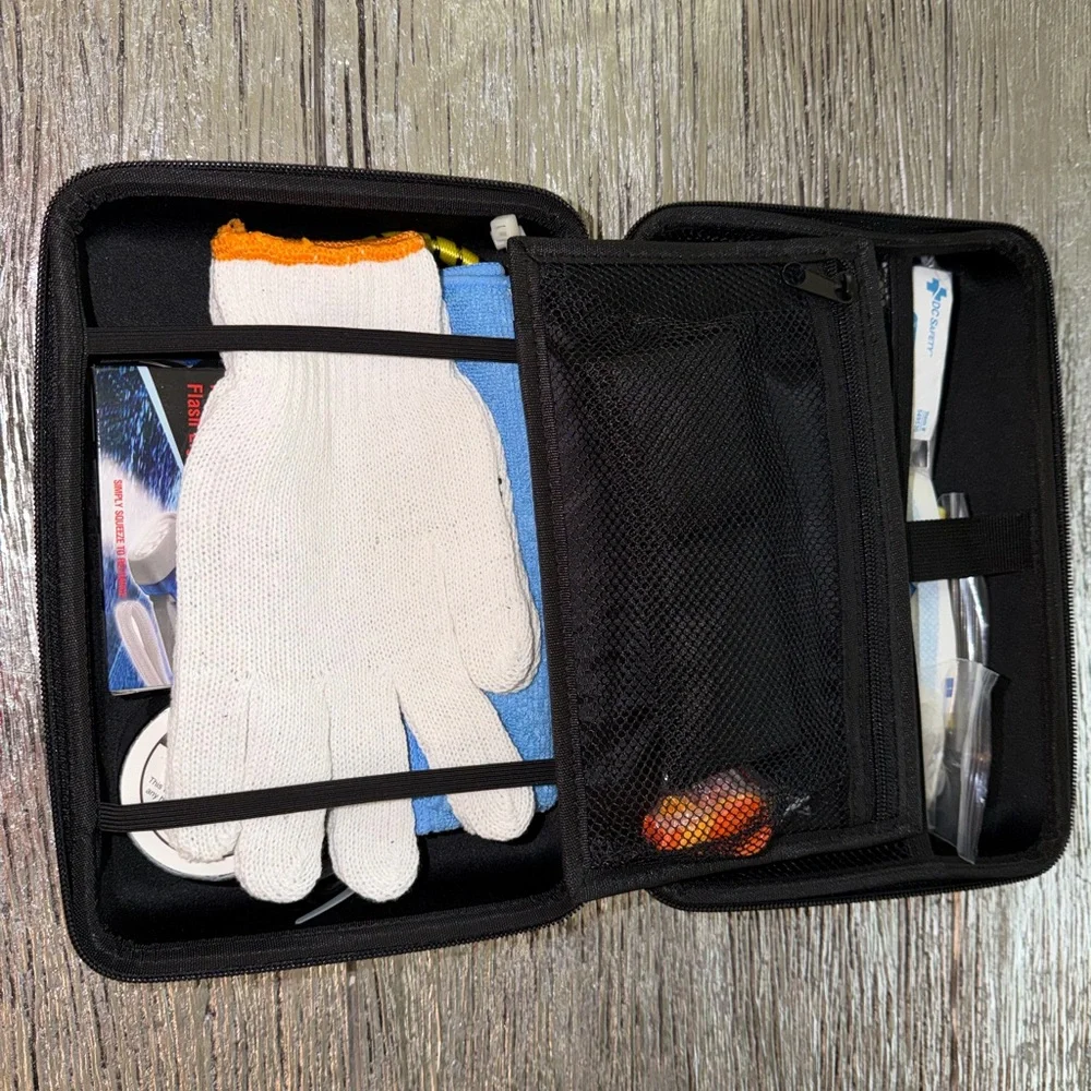 Land Rover First Aid Kit - Picture 2 of 3
